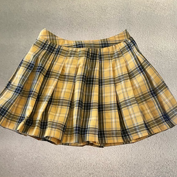 Bundle of pleaded plaid mini skirts - Picture 5 of 8